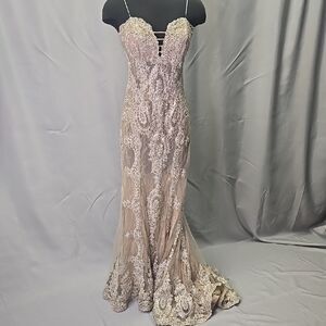 Forever Unique Formal Mermaid Gown Sweetheart Ceveage Lace And Rhinestones 4